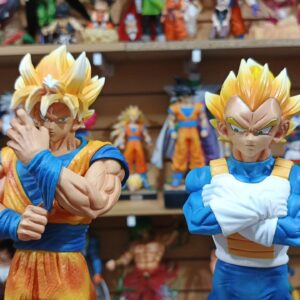 Goku y vegeta 
Dragón ball Z 
Tamaño:Goku 32cm
Vegeta 31cm