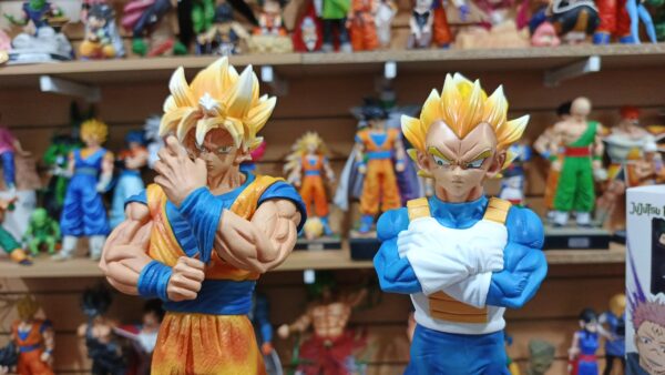 Goku y vegeta 
Dragón ball Z 
Tamaño:Goku 32cm
Vegeta 31cm