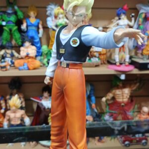 Gohan Ssj universitario
Dragón ball Z 
Tamaño:26cm