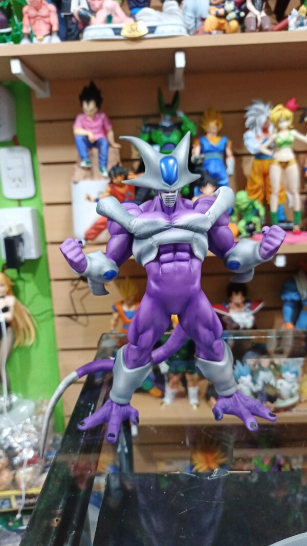 Cooler
Dragón Ball Z 
Tamaño:23cm
