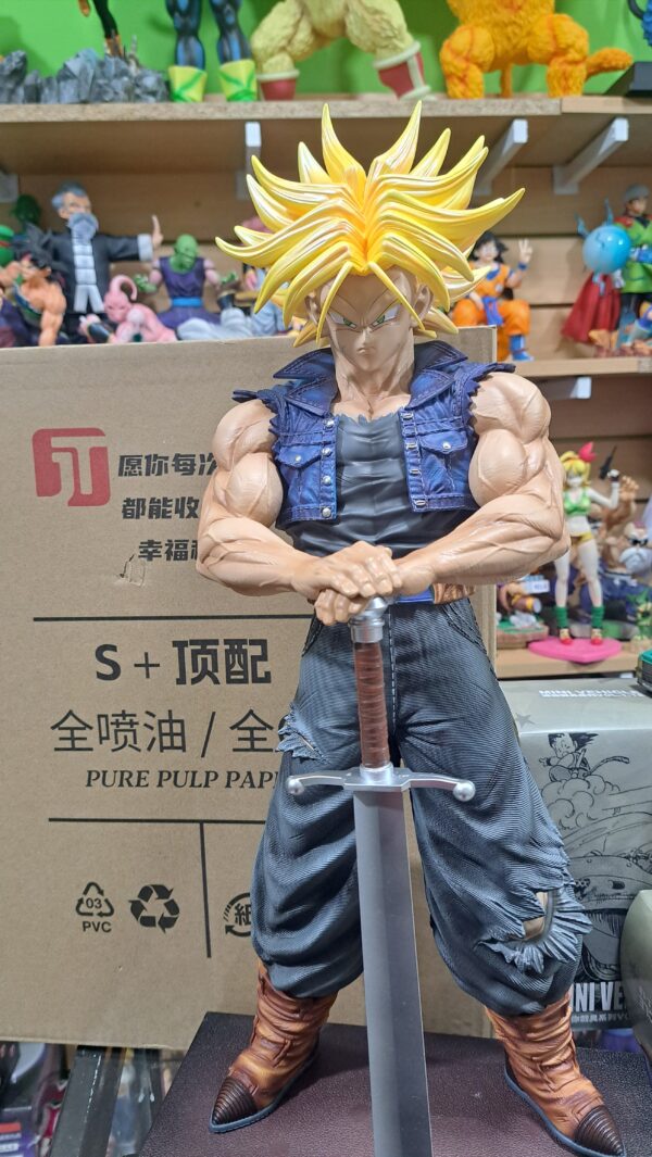 Trunks SSJ 53 cm altura 
marca JT