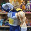 Vegeta ssj traje de pelea 
26 cm altura