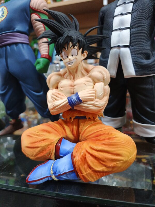 Goku sentado 
Dragón ball Z 
Tamaño:18cm