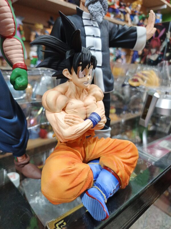 Goku sentado 
Dragón ball Z 
Tamaño:18cm
