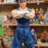 Vegito Vegeto 
Dragón Ball Z 
Tamaño:48cm
Viene con bases para las cabezas son 3 en total 
3 manos intercambiables 
Y para los q le gusta el Tetris para armar los rayos del poder