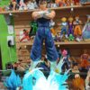 Vegito Vegeto 
Dragón Ball Z 
Tamaño:48cm
Viene con bases para las cabezas son 3 en total 
3 manos intercambiables 
Y para los q le gusta el Tetris para armar los rayos del poder
