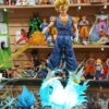 Vegito Vegeto 
Dragón Ball Z 
Tamaño:48cm
Viene con bases para las cabezas son 3 en total 
3 manos intercambiables 
Y para los q le gusta el Tetris para armar los rayos del poder