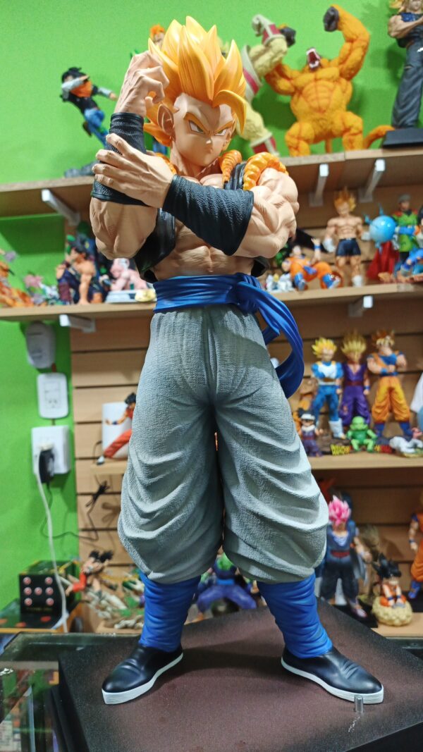 Gogeta 
Dragón Ball Z 
Tamaño:54cm