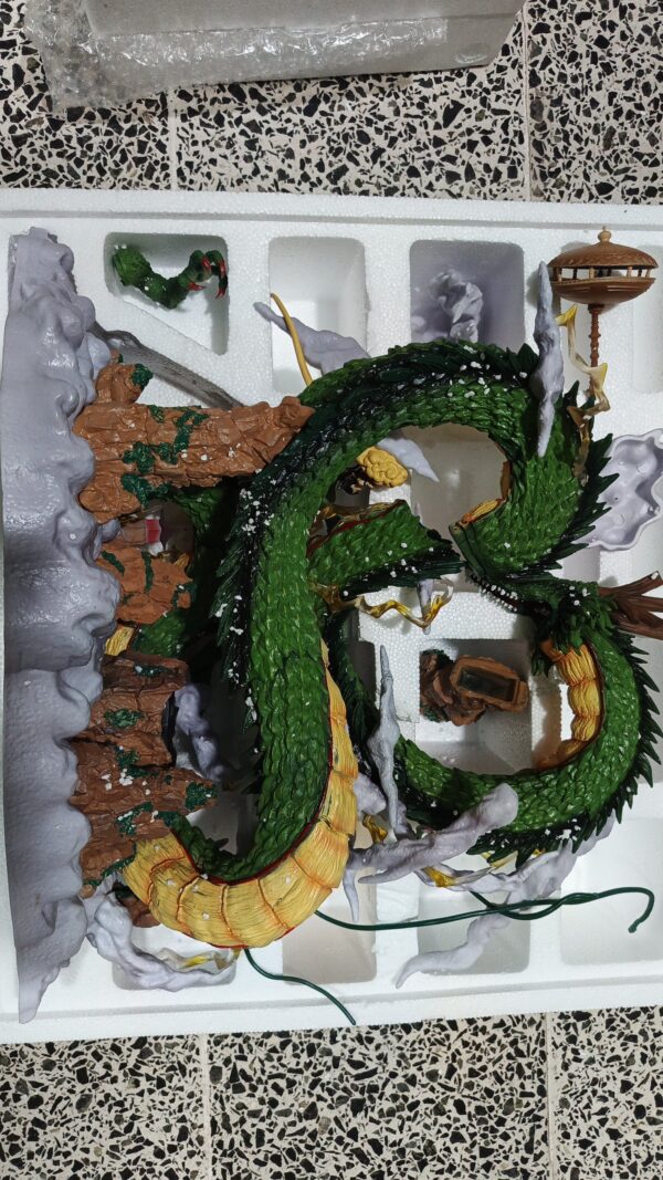 Shen long 
Dragón ball Z
Tamaño:49cm alto 
Ancho:53cm
