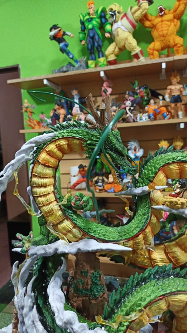 Shen long 
Dragón ball Z
Tamaño:49cm alto 
Ancho:53cm