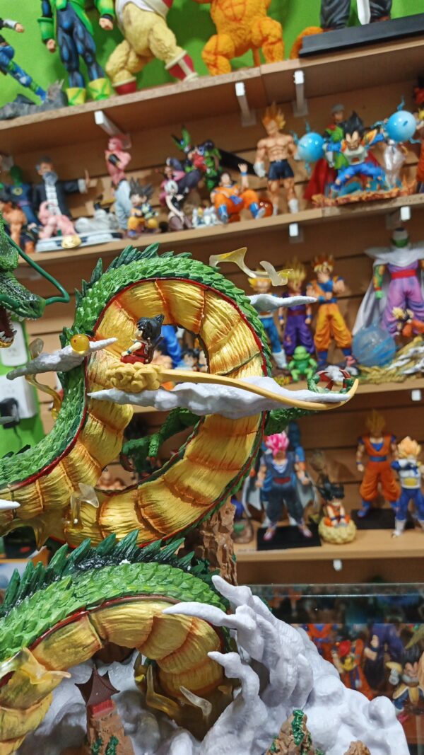 Shen long 
Dragón ball Z
Tamaño:49cm alto 
Ancho:53cm