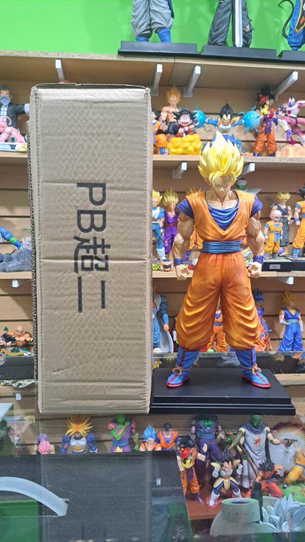DRAGON Ball 
Goku ssj2 31 CM ALTURA 
marca PB