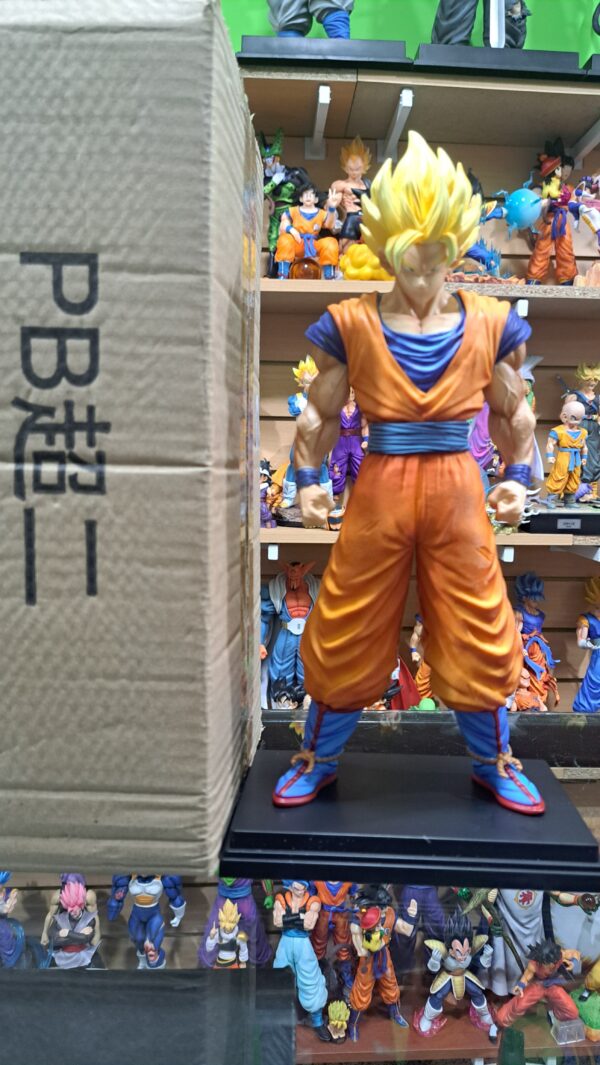 DRAGON Ball 
Goku ssj2 31 CM ALTURA 
marca PB