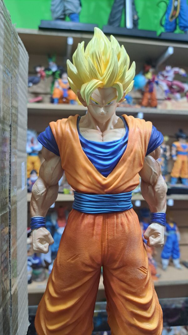 DRAGON Ball 
Goku ssj2 31 CM ALTURA 
marca PB