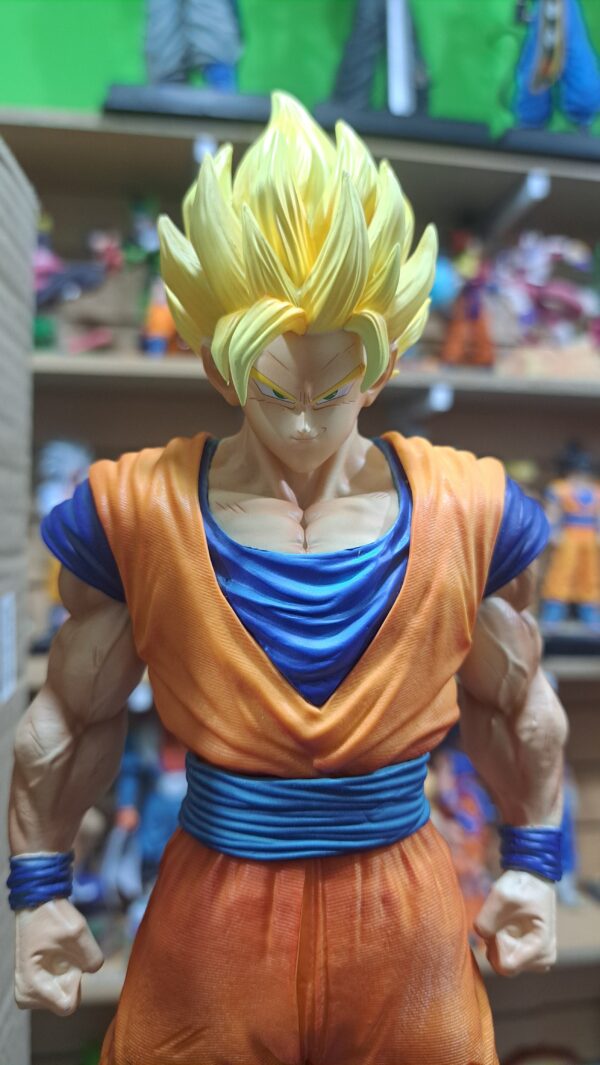 DRAGON Ball 
Goku ssj2 31 CM ALTURA 
marca PB
