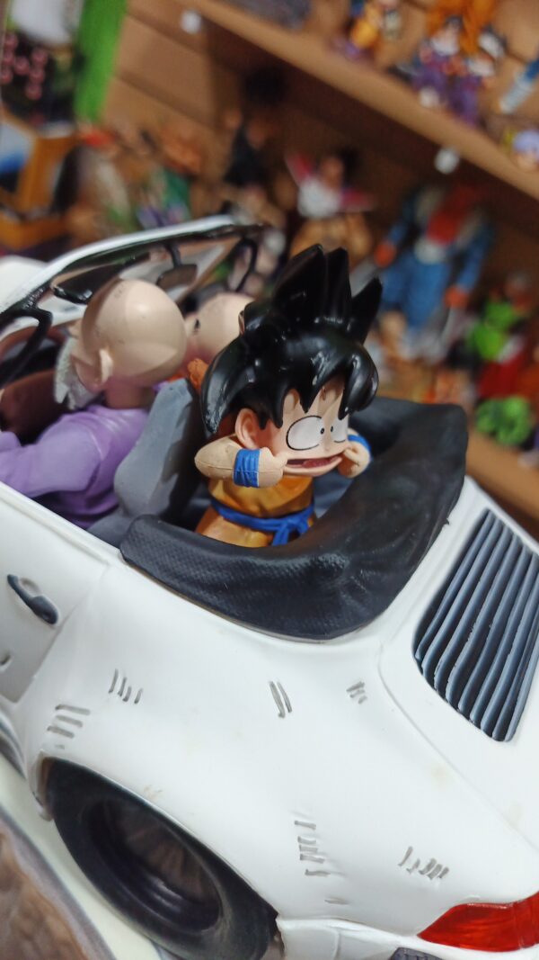 Maestro Roshi, Goku y Krilim dino
Dragón Ball 
Tamaño:18cm