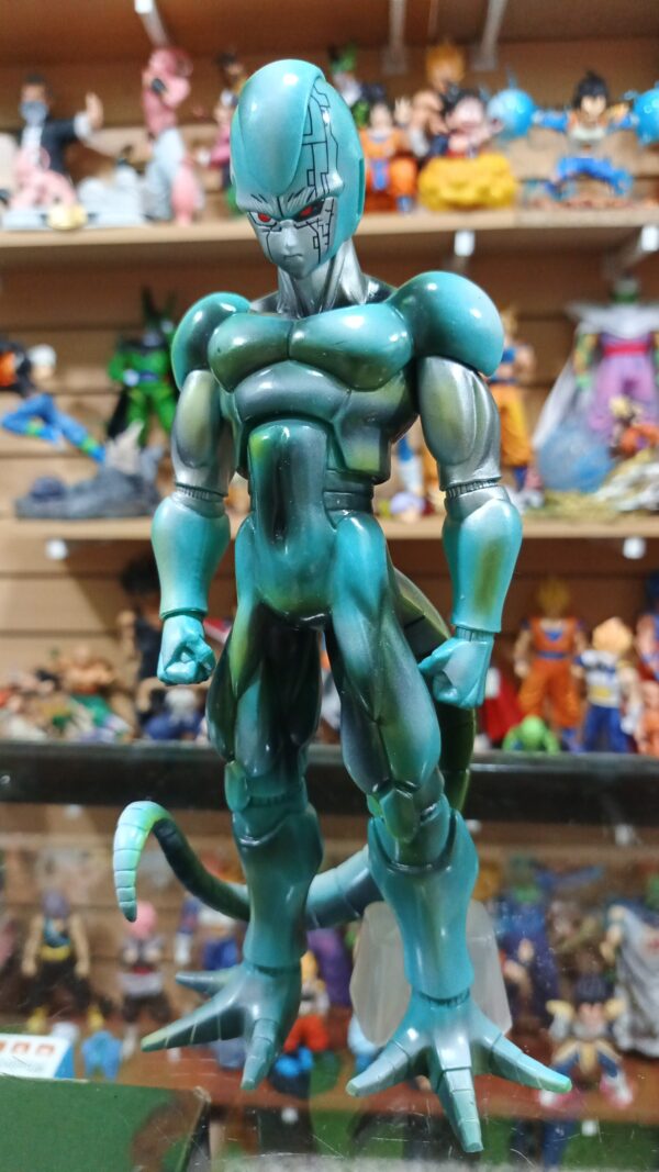 Metal cooler?
Dragón Ball Z 
Tamaño:25cm