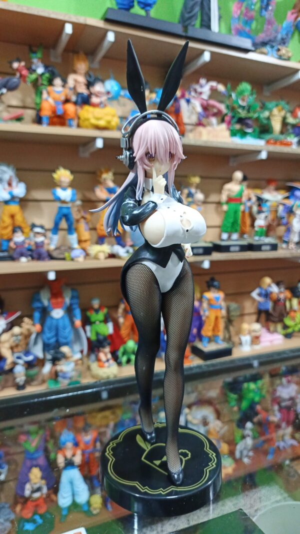Sónico traje de conejita 
Sónico
Tamaño:31cm