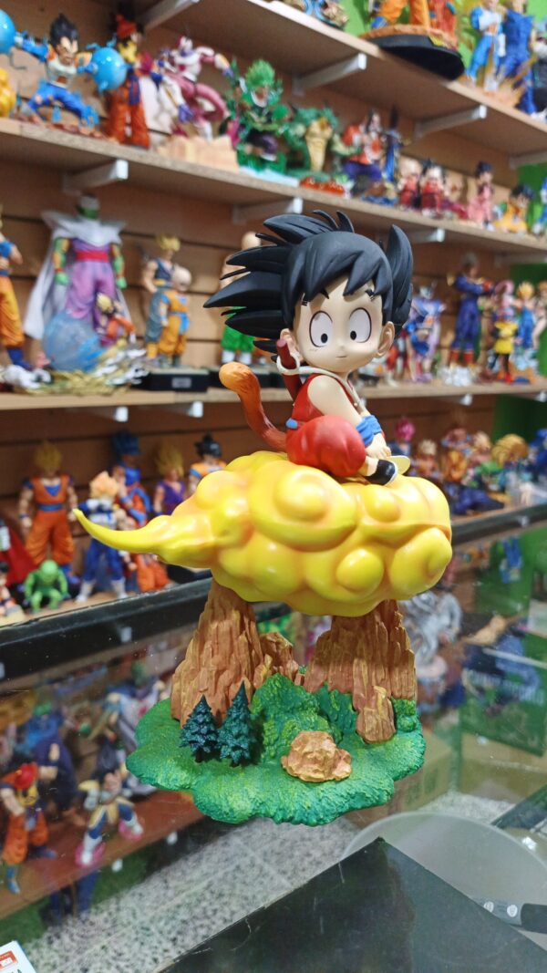 Goku nube 
Dragón Ball Z 
Tamaño:21cm