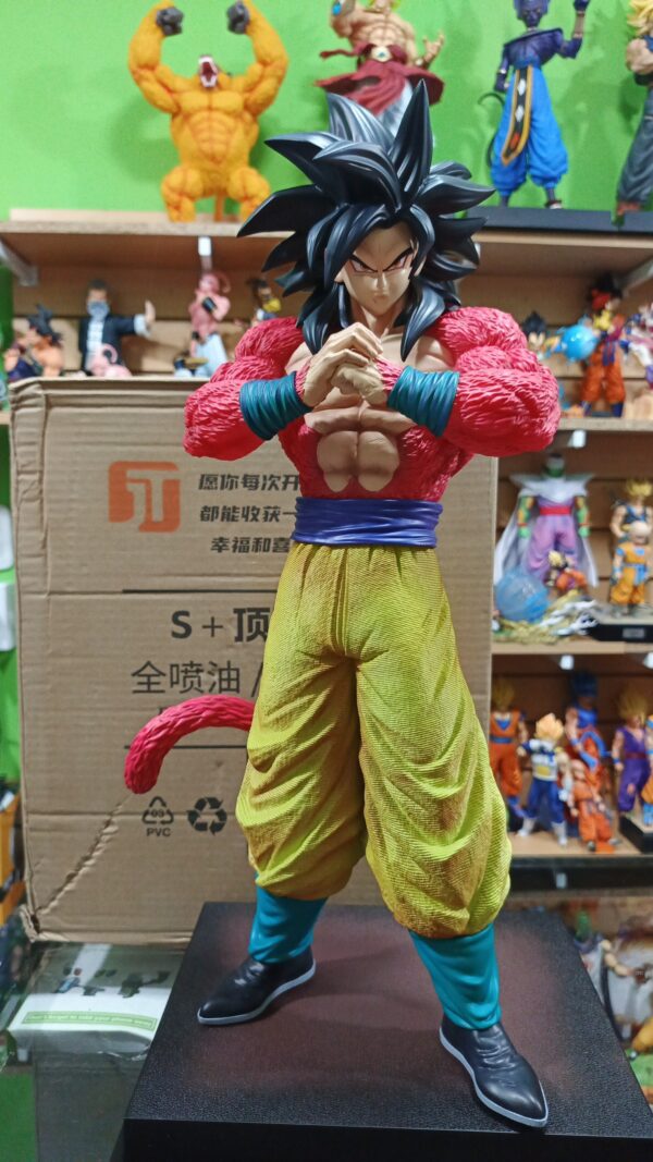 Goku SSJ4 
Dragón Ball GT
Tamaño:54cm