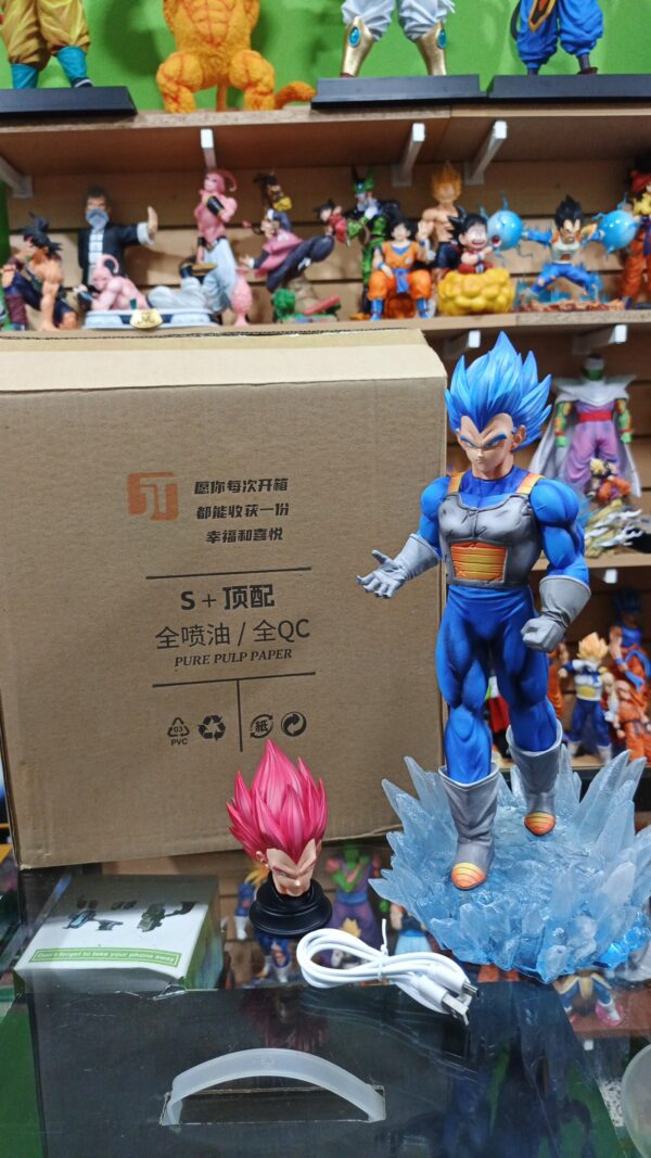 Vegeta dios cabeza intercambiables 
Dragón Ball Super
Tamaño:34cm