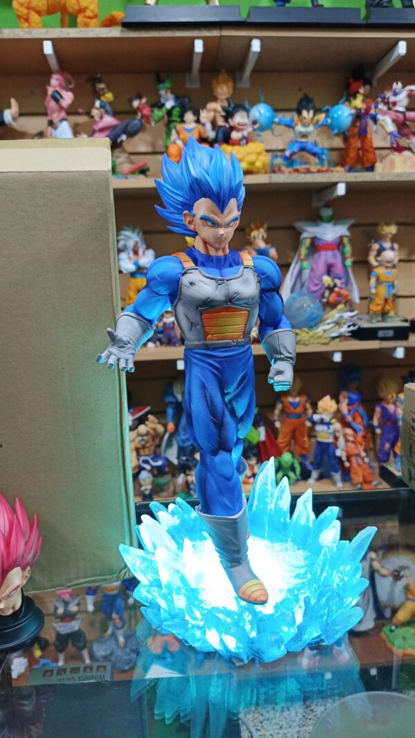 Vegeta dios cabeza intercambiables 
Dragón Ball Super
Tamaño:34cm