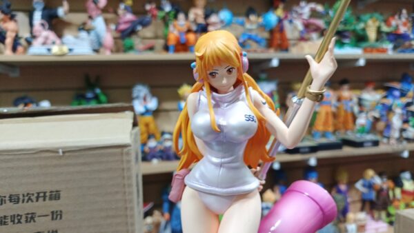 Nami 
One Piece
Tamaño:33cm
