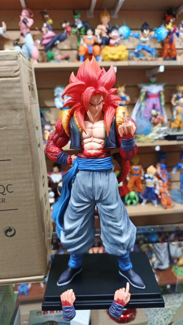 Gogeta Fase 4
Dragón Ball Z 
Tamaño:33cm