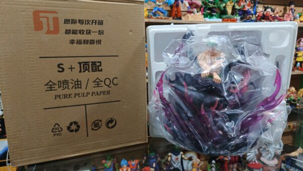 Zoro 
One Piece
Tamaño:29cm