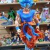 Goku dios 
Dragón Ball Super 
Tamaño:32cm