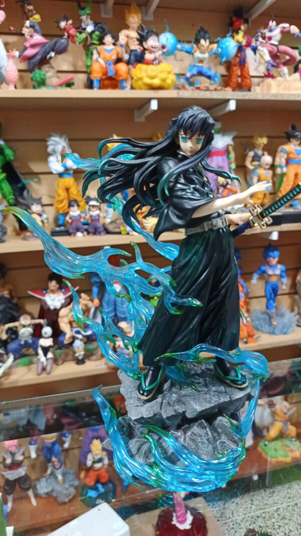 Tokito
Kimetsu no yaiba 
Tamaño:27cm