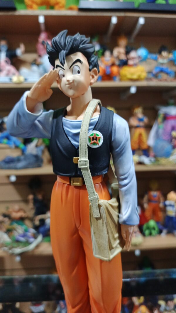 Gohan Univercidad normal
Dragón Ball Z 
Tamaño:31cm