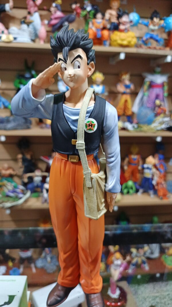 Gohan Univercidad normal
Dragón Ball Z 
Tamaño:31cm