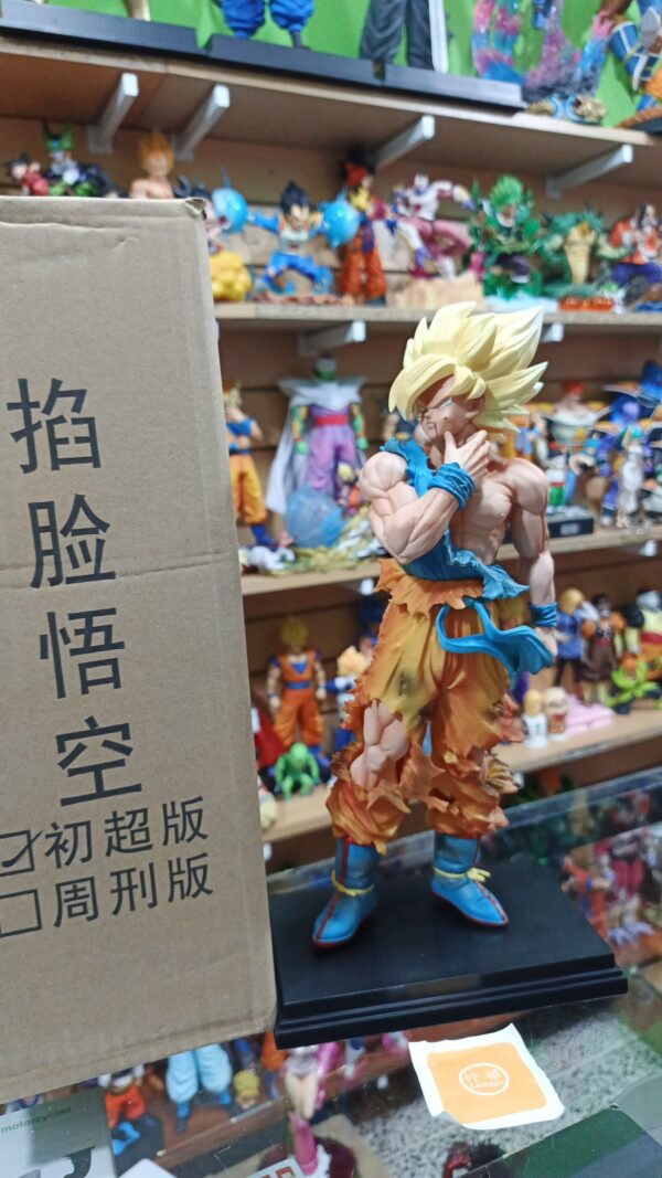 Goku planeta namek
Dragón Ball Z 
Tamaño:33cm