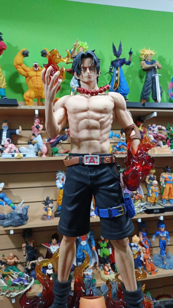 Ace D
One Piece
Tamaño:65cm
Puño de fuego
