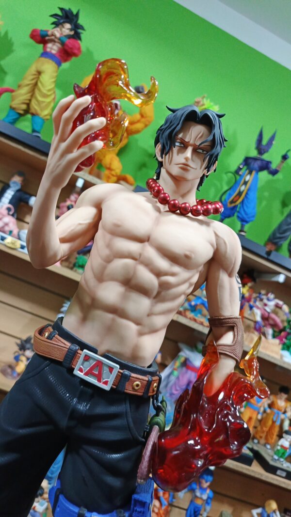 Ace D
One Piece
Tamaño:65cm
Puño de fuego