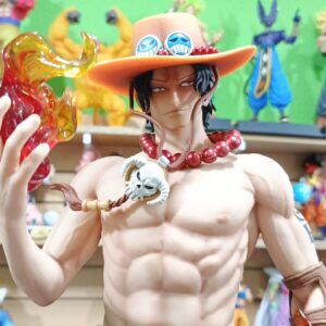 Ace D
One Piece
Tamaño:65cm
Puño de fuego