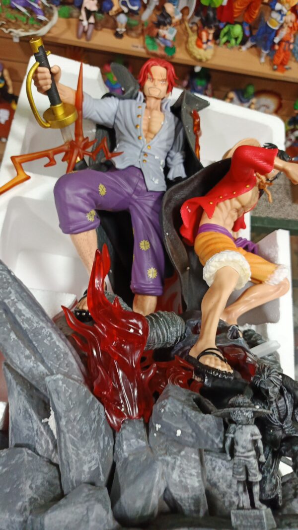 Luffy & Shanks 
One Piece 
Tamaño:50cm