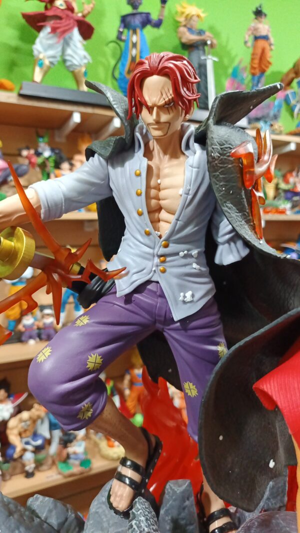Luffy & Shanks 
One Piece 
Tamaño:50cm