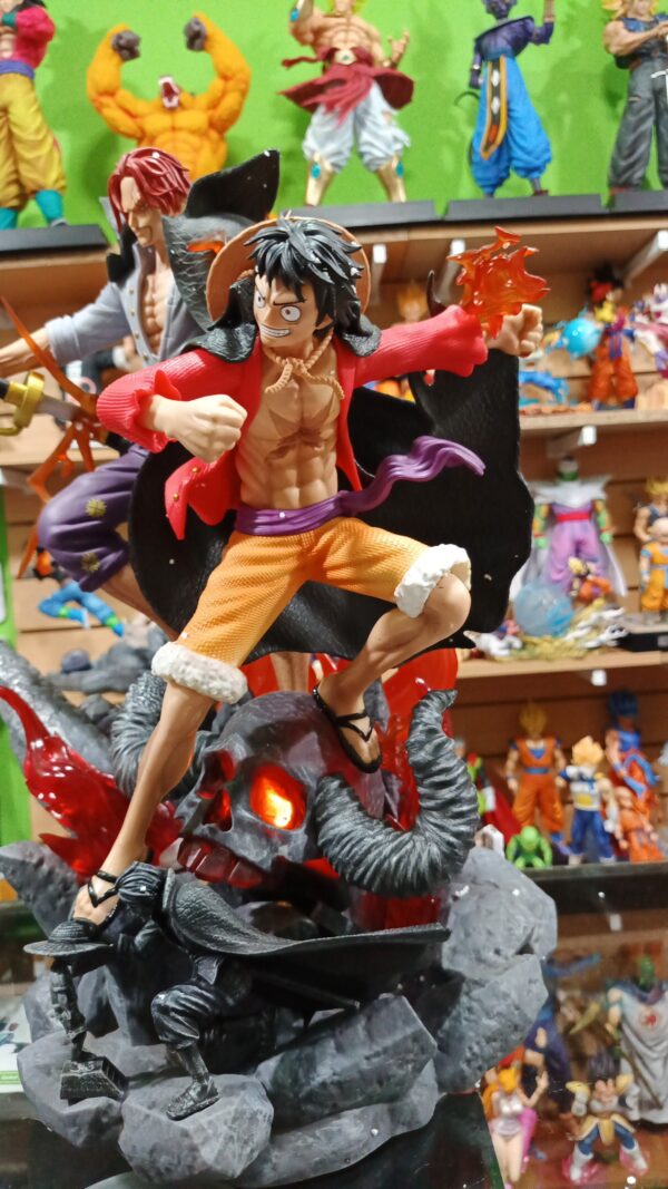 Luffy & Shanks 
One Piece 
Tamaño:50cm
