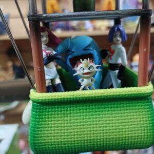 El equipo roquet
Pokemon
Tamaño:38cm
Jen nememei a la velocidad de la luz 
Quien era su patrocinador no lo sé