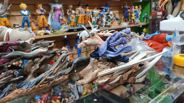 Gara VS el de los huesos tlueros
Naruto Shippuden 
Tamaño:20cm