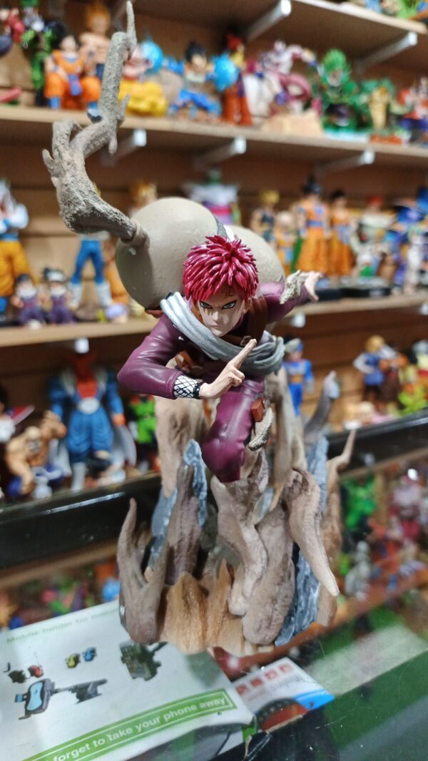 Gara VS el de los huesos tlueros
Naruto Shippuden 
Tamaño:20cm