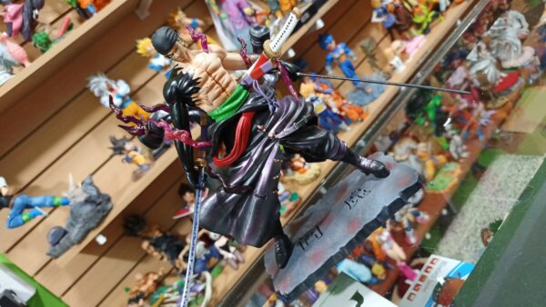 Zoro
One Piece
Tamaño 25cm