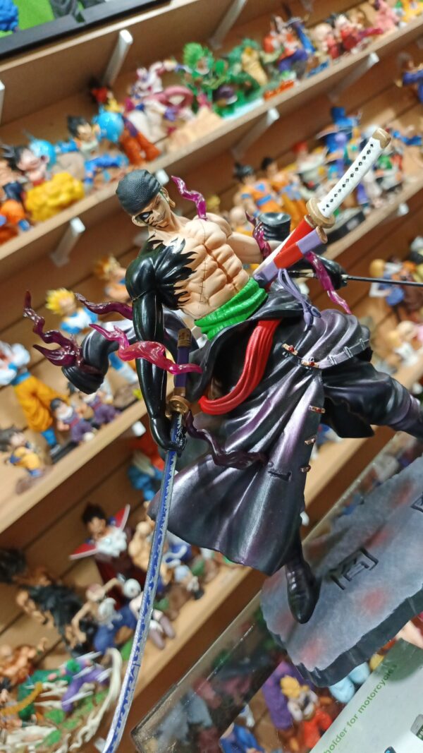 Zoro
One Piece
Tamaño 25cm