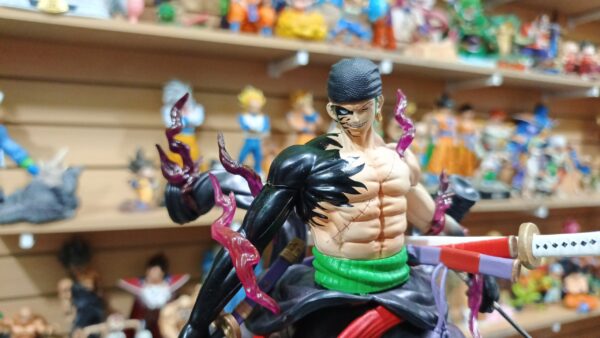 Zoro
One Piece
Tamaño 25cm