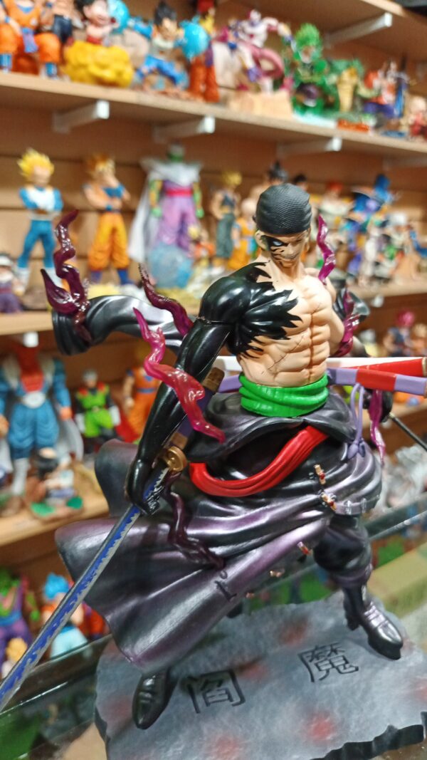 Zoro
One Piece
Tamaño 25cm