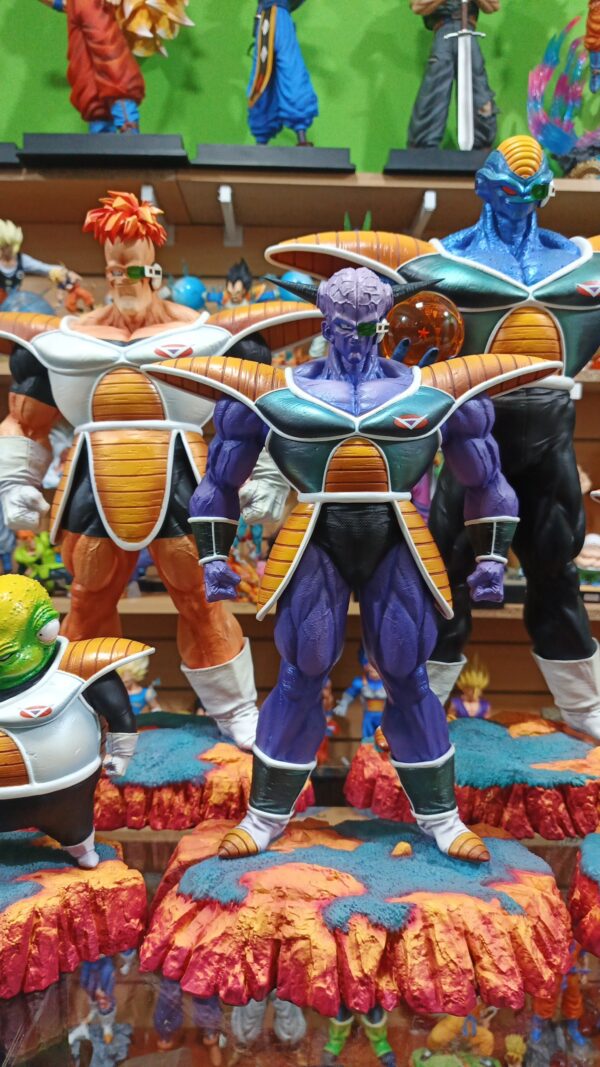 Rikun 
tamaño:50cm
Jeff
Tamaño:54cm
Burdo
Tamaño:22cm
Ginyu
Tamaño:40cm
Guiss
Tamaño:35cm