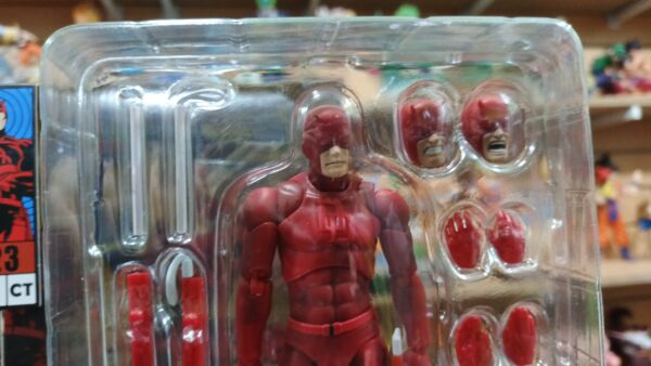 Daredevil 
Marvel 
Tamaño:16cm