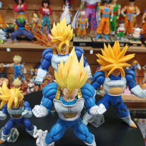 Set habitación del tiempo
Tamaños 
Goku:28.5cm 
Gohan:17.5cm
Trunks:25.5cm
Vegeta:26.5cm